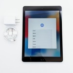 Good Apple iPad 5th Gen - Wi-Fi, Gray, 32 GB, A1822