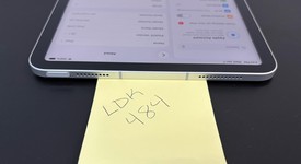 Mint
													Apple iPad 11th Gen - Unlocked, Silver, 256 GB, A3355, photo 5 of 7