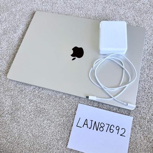 MacBook Pro Late 2023 (M3) - 16 inch - 1 TB, Silver, 64 GB, Apple M3 Max 16-core, 40-core GPU