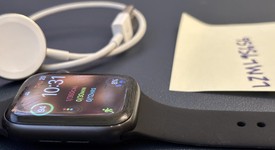 Fair
													Apple Watch SE 1st Gen 44mm - Gray, A2352 - GPS, Aluminum, photo 3 of 4