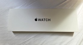 New
													Apple Watch SE 2nd Gen 40mm - Silver, A2722 - GPS, Aluminum, photo 4 of 4