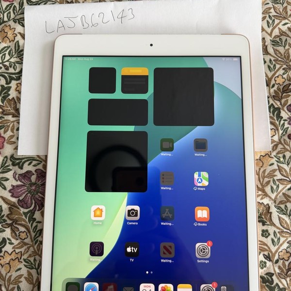 Apple iPad (8th Gen) - Unlocked, 32 GB, Gold, A2428