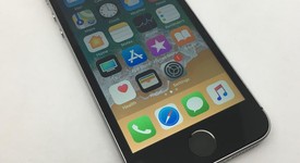 Good
													Apple iPhone SE 1st Gen 2016 - Sprint, Grey, 16 GB, A1723, photo 1 of 12