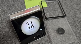 Good
													Samsung Galaxy Z Flip5 - Unlocked, Cream, 512 GB, 8 GB, SM-F731U1, photo 5 of 15