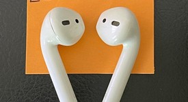 Used
													Apple AirPods 2nd Gen - Lightning Case, photo 5 of 5