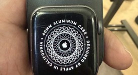 Good
													Apple Watch Series 5 40mm - Unlocked, Gray, A2094 Cellular, Aluminum, photo 1 of 5