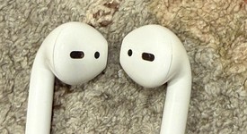 Used
													Apple AirPods 2nd Gen - Lightning Case, photo 2 of 9