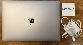 Good
													MacBook Pro 2020 - 13" - Apple M1, Gray, 256 GB, 8 GB, photo 1 of 3