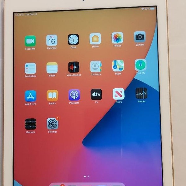 Apple iPad 6th Gen - Wi-Fi, 32 GB, Gold, A1893