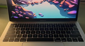 Mint
													MacBook Pro 2017 (No Touch Bar) - 13" - I5, Silver, 128 GB, 8 GB, photo 2 of 5