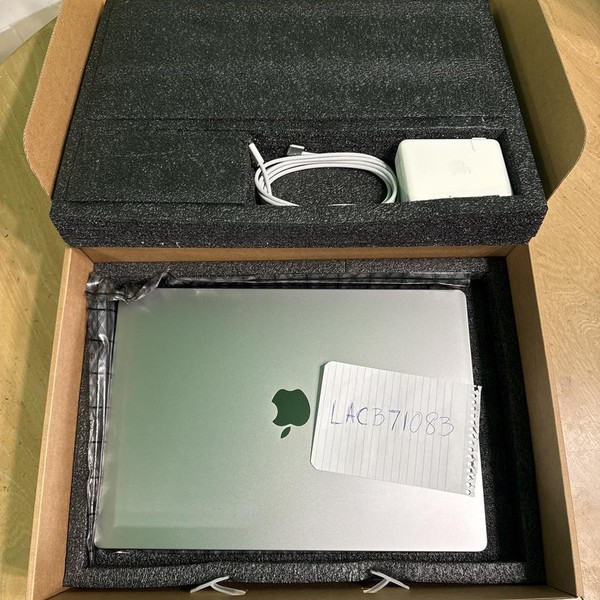 MacBook Pro 2023 - 16 inch - 1 TB, Gray, 32 GB, Apple M2 Max