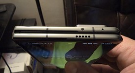 Mint
													Honor Magic V2 - Unlocked Non-US, Black, 512 GB, 16 GB, photo 3 of 13