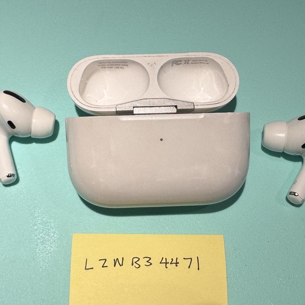 Apple AirPods Pro - MagSafe Case