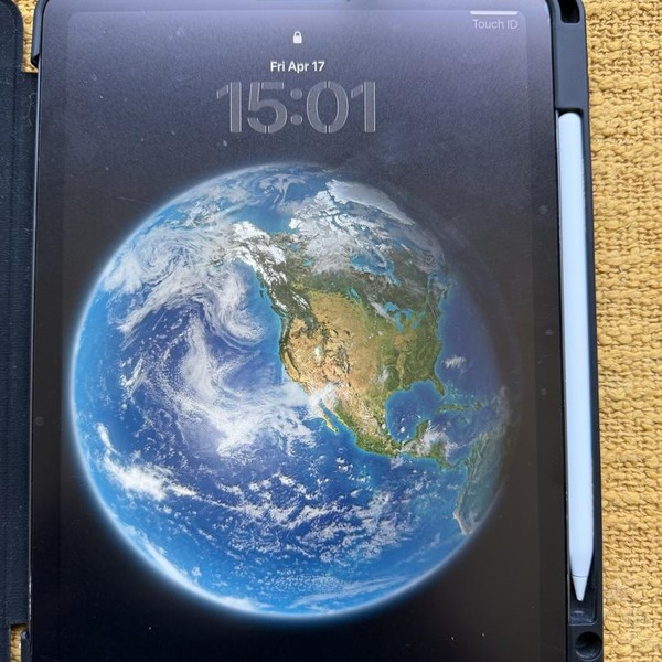 Apple iPad Air (4th Gen) - Wi-Fi, 64 GB, Gray, A2316