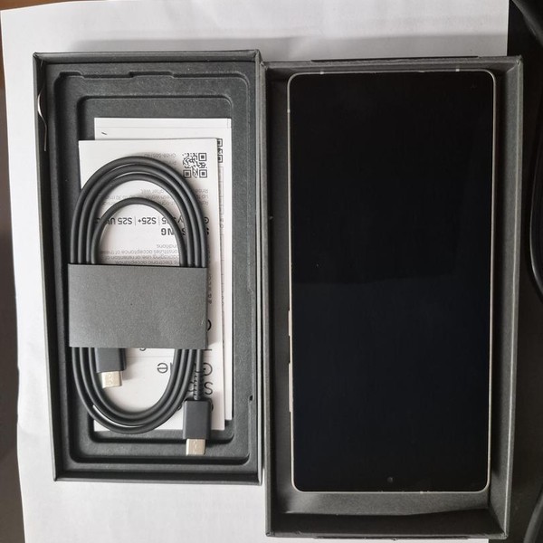 Samsung Galaxy S25 Ultra - Unlocked, 256 GB, Black, 12 GB, SM-S938U1