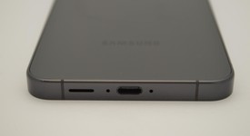 Mint
													Samsung Galaxy S24 FE - Unlocked, Graphite, 128 GB, SM-S721U1, photo 3 of 10