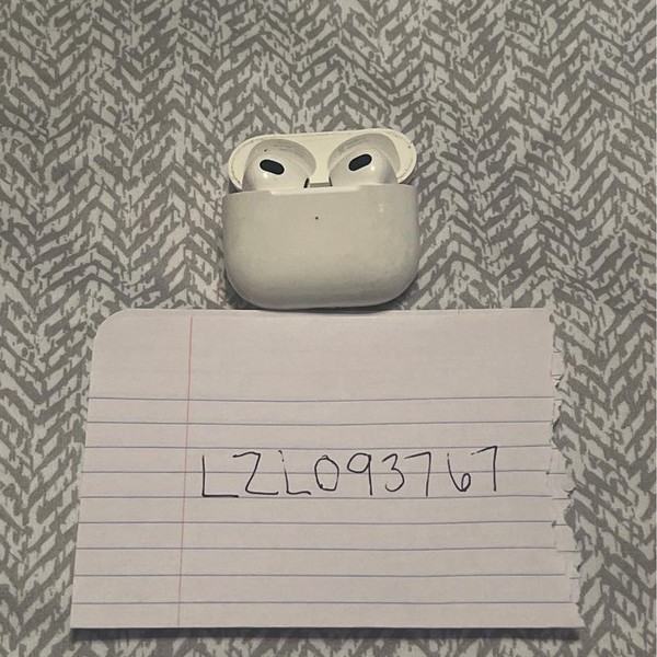 Apple AirPods 3rd Gen - Lightning Case