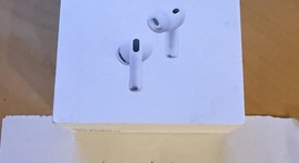 New
													Apple AirPods Pro 3, photo 1 of 3