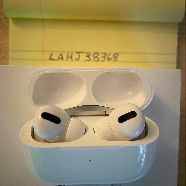 Apple AirPods Pro - MagSafe Case
