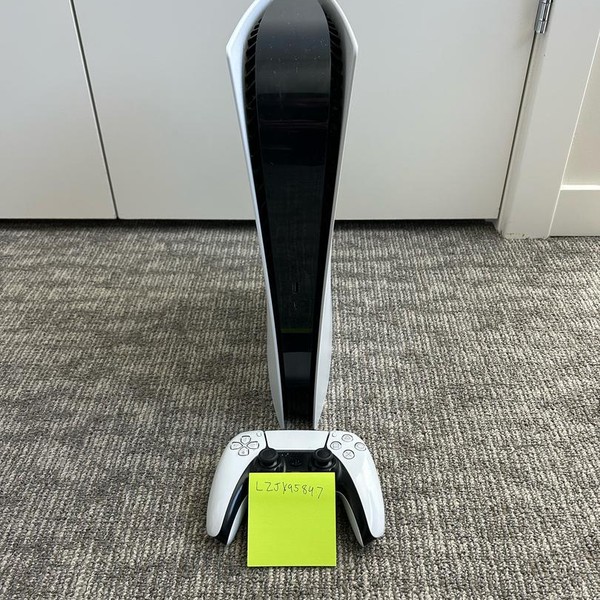 PlayStation 5 Digital Edition (2020) - White, 825 GB, Digital Edition