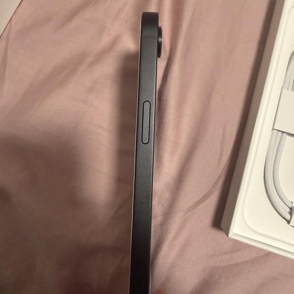 Apple iPhone 16e - Metro by T-Mobile, 128 GB, Black, A3212