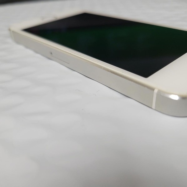 Apple iPhone 5S - Unlocked, 16 GB, Silver, A1533, GSM