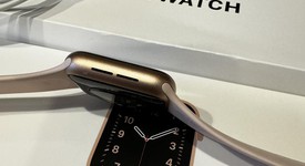 Good
													Apple Watch SE 1st Gen 40mm - Gold, A2351 - GPS, Aluminum, photo 4 of 5