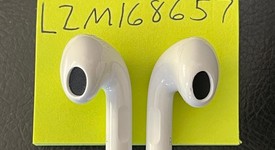 Used
													Apple AirPods 3rd Gen - Lightning Case, photo 4 of 5