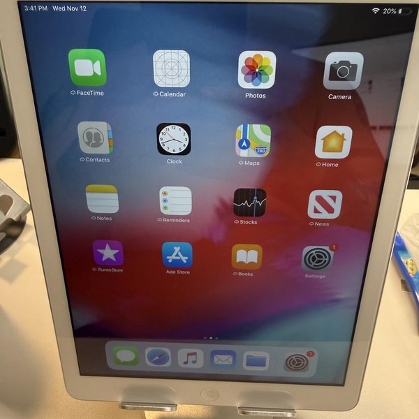 Apple iPad Air - Wi-Fi, 32 GB, Silver