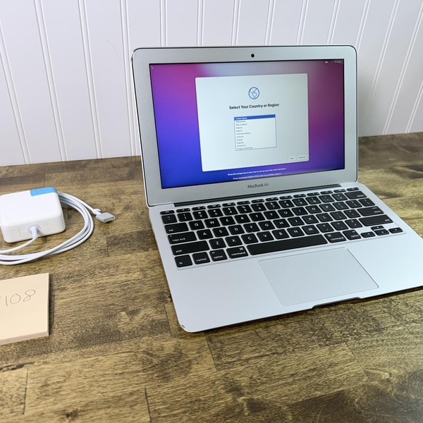 MacBook Air 2015 - 11 inch - 128 GB, Silver, 4 GB