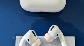 Used
													Apple AirPods Pro 1st Gen - Wireless Case, photo 2 of 6