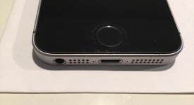 Good
													Apple iPhone SE 1st Gen 2016 - Verizon, Grey, 16 GB, A1662, photo 2 of 9