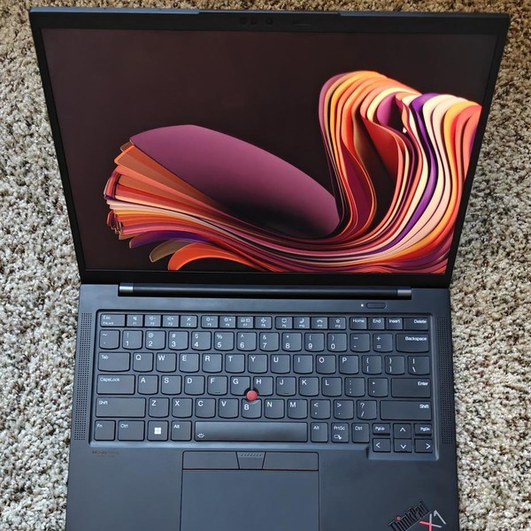 Lenovo ThinkPad X1 Carbon (10th Gen) - 1 TB, 32 GB, Intel Core i7