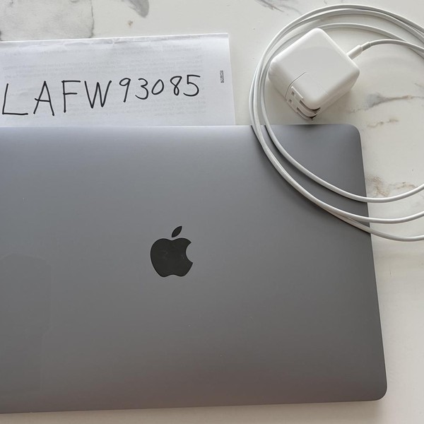 MacBook Air 2020 - 13 inch - 256 GB, Gray, 8 GB, Apple M1