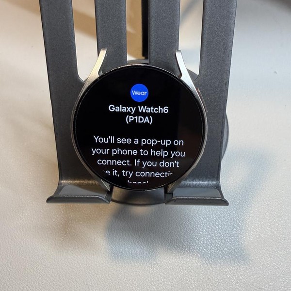 Samsung Galaxy Watch6 - Unlocked, Gold, 40mm