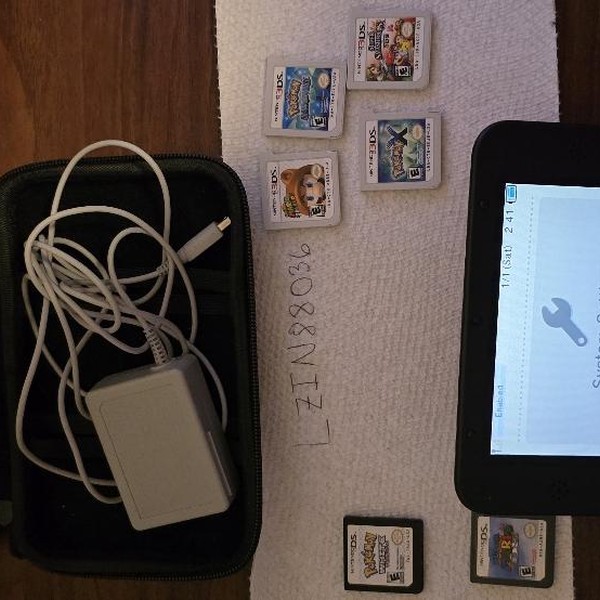 Nintendo 3DS XL - Red, 1 GB