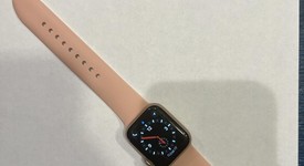 Fair
													Apple Watch Series 4 40mm - Unlocked, Gold, A1975 - Cellular, Aluminum, photo 4 of 5