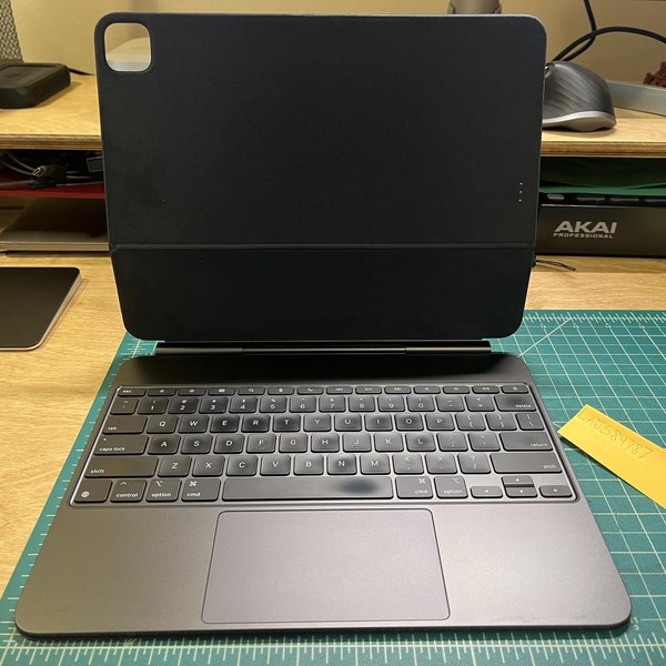 Apple Magic Keyboard for iPad Pro - Black