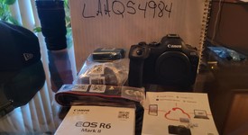 Mint
													Canon EOS R6 Mark II, photo 2 of 8