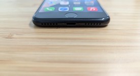 Good
													Apple iPhone SE 3rd Gen 2022 - Unlocked, Midnight, 128 GB, A2595, photo 4 of 14