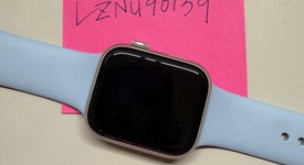 Mint
													Apple Watch Series 8 45mm - Unlocked Non-US, Starlight, A2858 - Cellular, Aluminum, photo 1 of 12