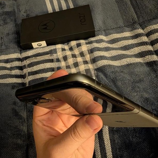 Motorola Razr (2024) - Visible, 256 GB, Gray, 8 GB