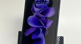 Fair
													Samsung Galaxy Z Flip3 5G - Unlocked, Black, 256 GB, 8 GB, SM-F711U1, photo 1 of 10