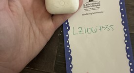 Used
													Apple AirPods 1st Gen - Lightning Case, photo 3 of 3