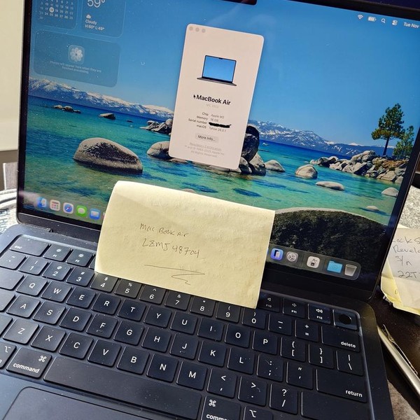 MacBook Air 2022 (M2) - 13 inch - 256 GB, Midnight, 16 GB, Apple M2