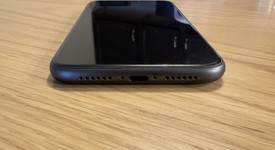 Mint
													Apple iPhone 11 - Verizon, Black, 128 GB, A2111, photo 5 of 8