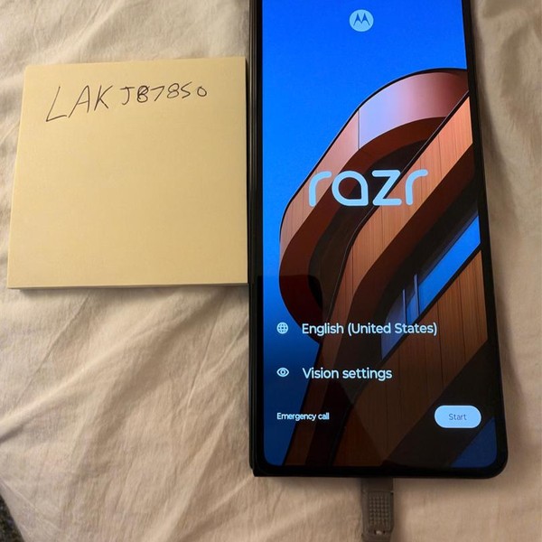 Motorola Razr Fold - Unlocked, 512 GB, PANTONE Blackened Blue