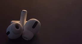 Used
													Apple AirPods Pro 1st Gen - Wireless Case, photo 3 of 8