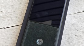 Mint
													Motorola Razr Ultra (2025) - Unlocked, PANTONE Scarab, 512 GB, 16 GB, photo 1 of 7