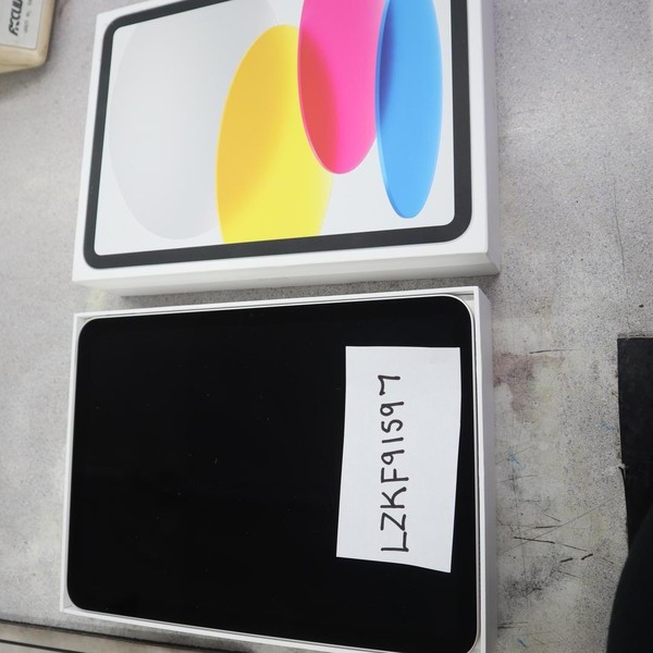 Apple iPad 10th Gen - Wi-Fi, 64 GB, Silver, A2696